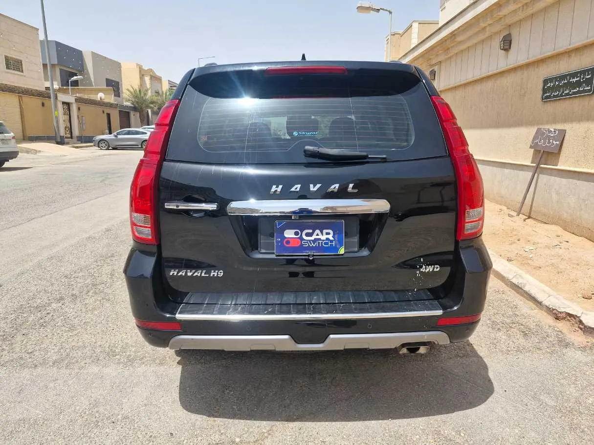 Car image 6