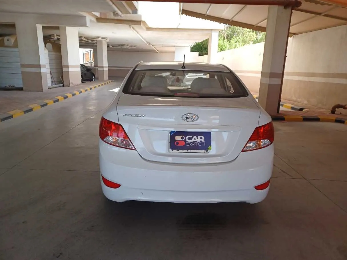Car image 6