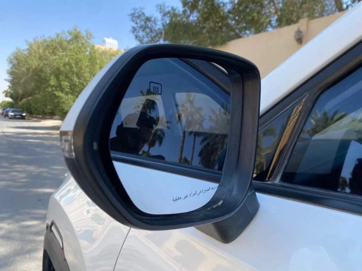 Car image 24