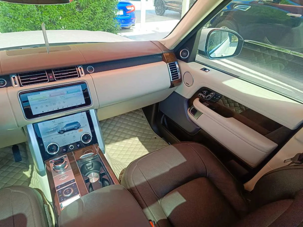 Car image 25