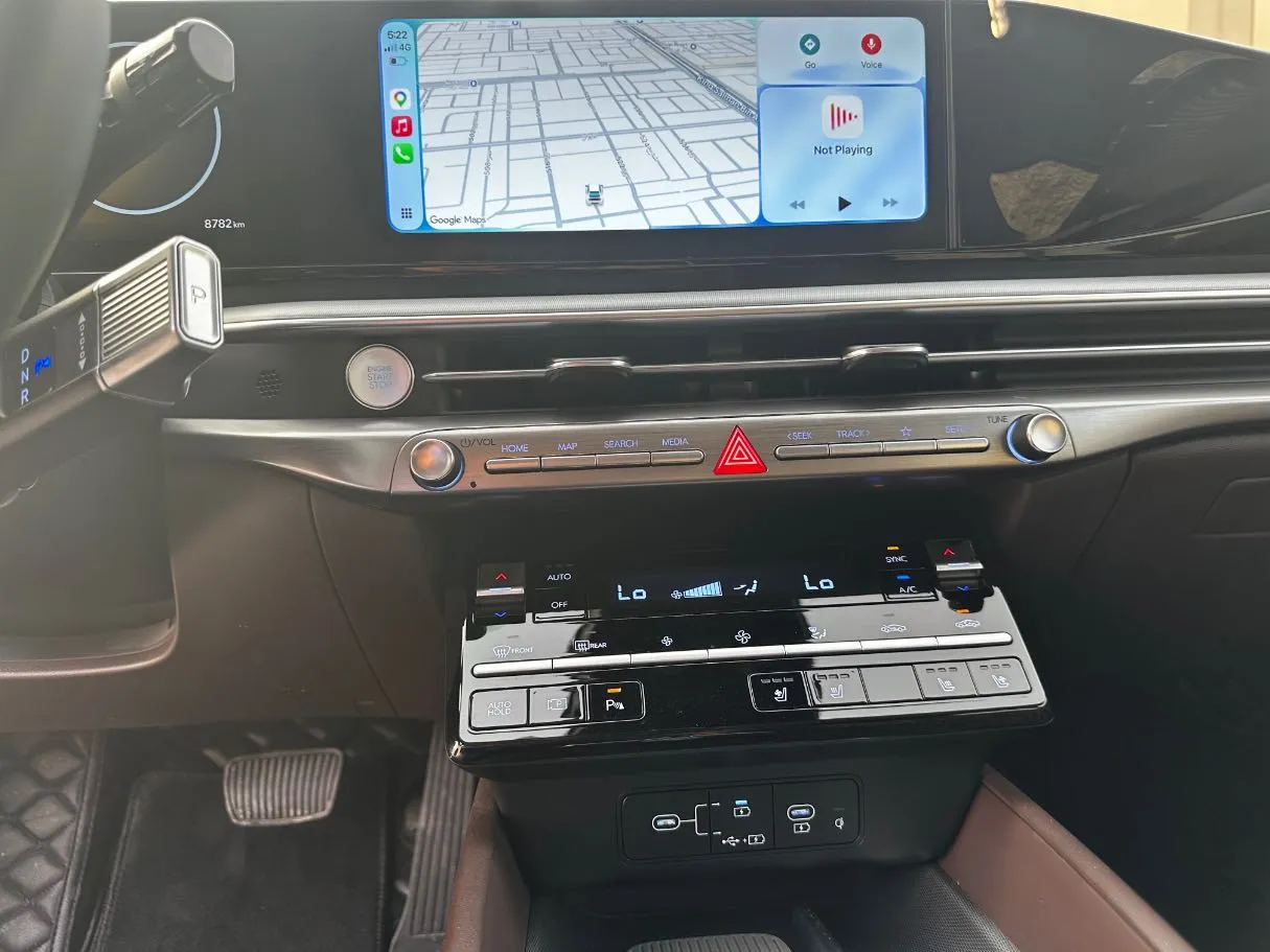 Car image 14