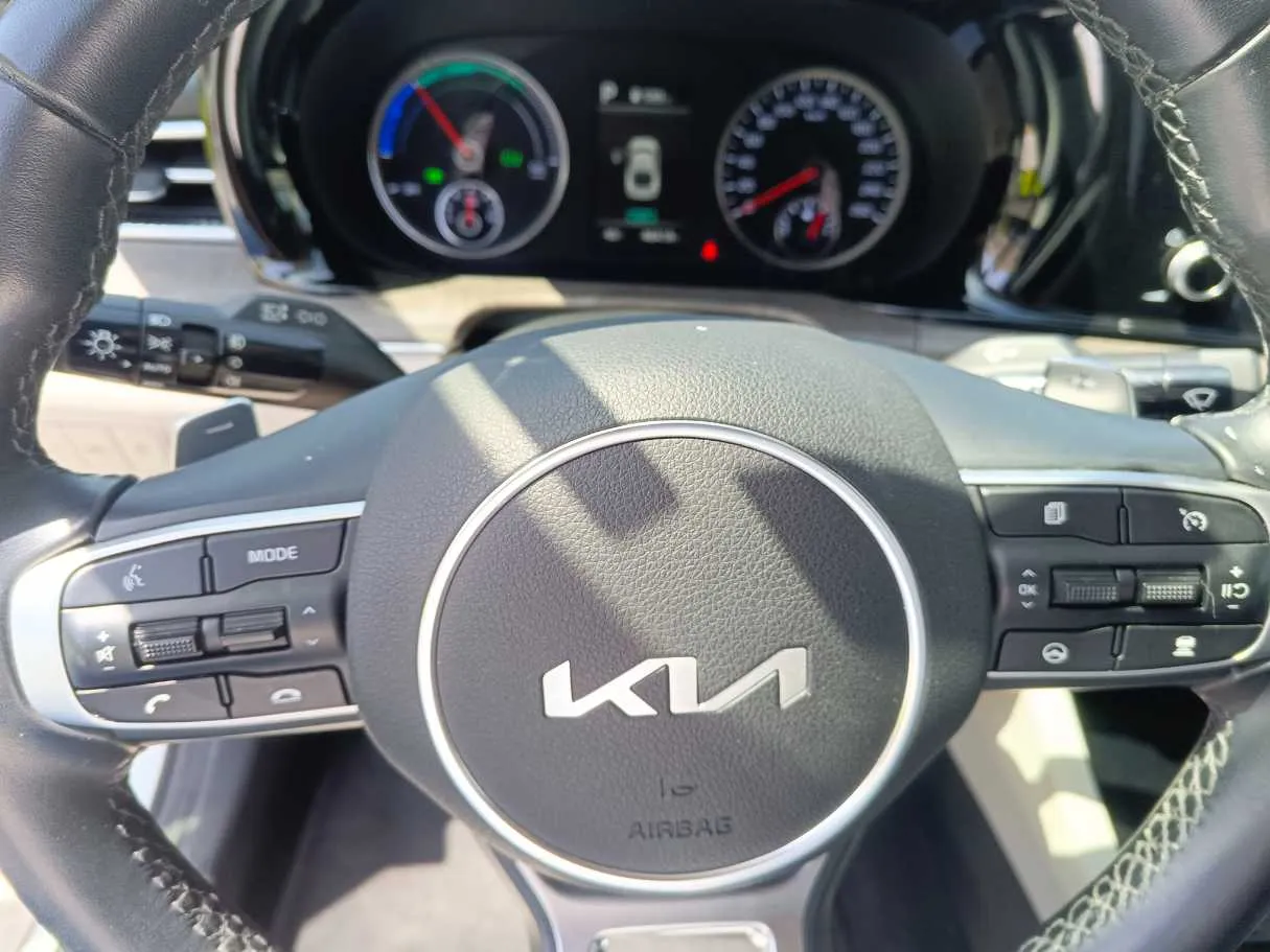Car image 28
