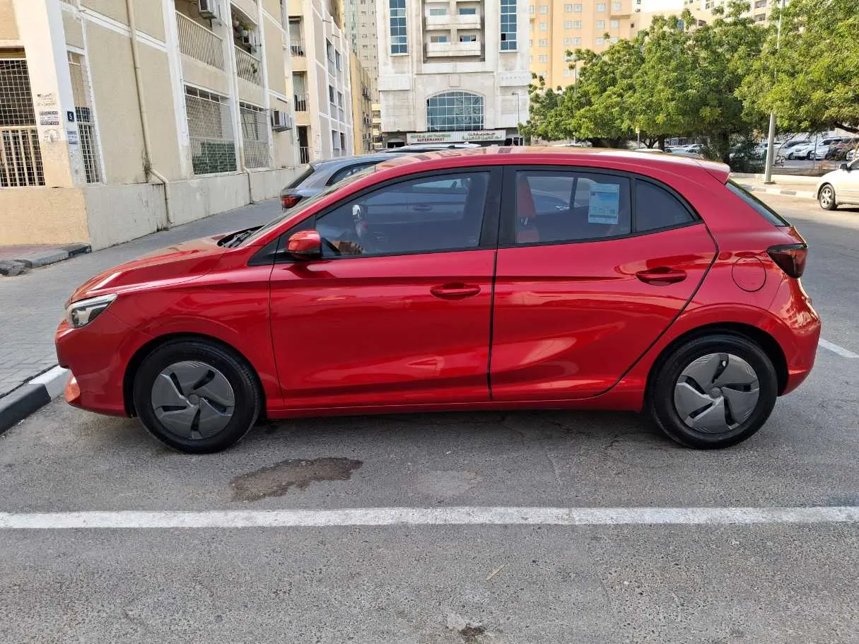 Car image 4