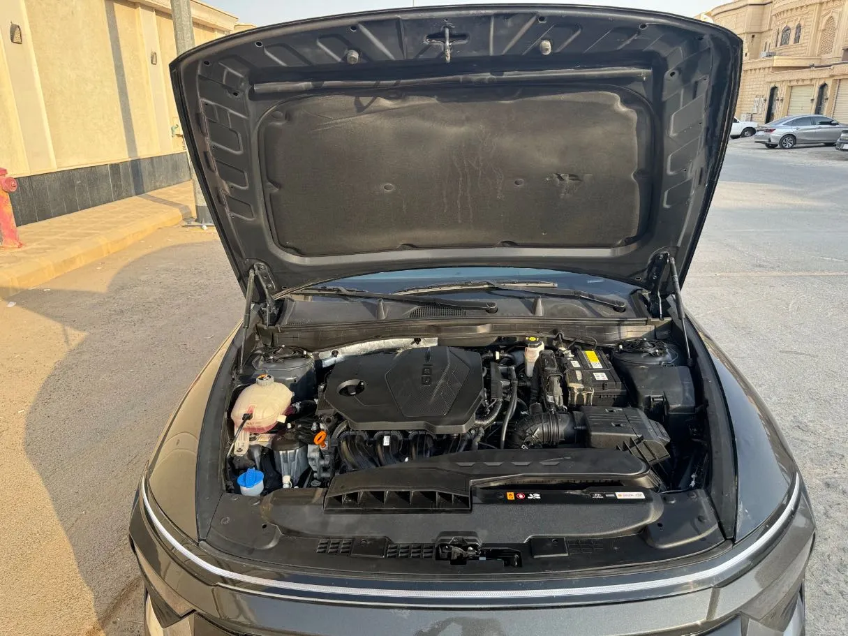 Car image 25