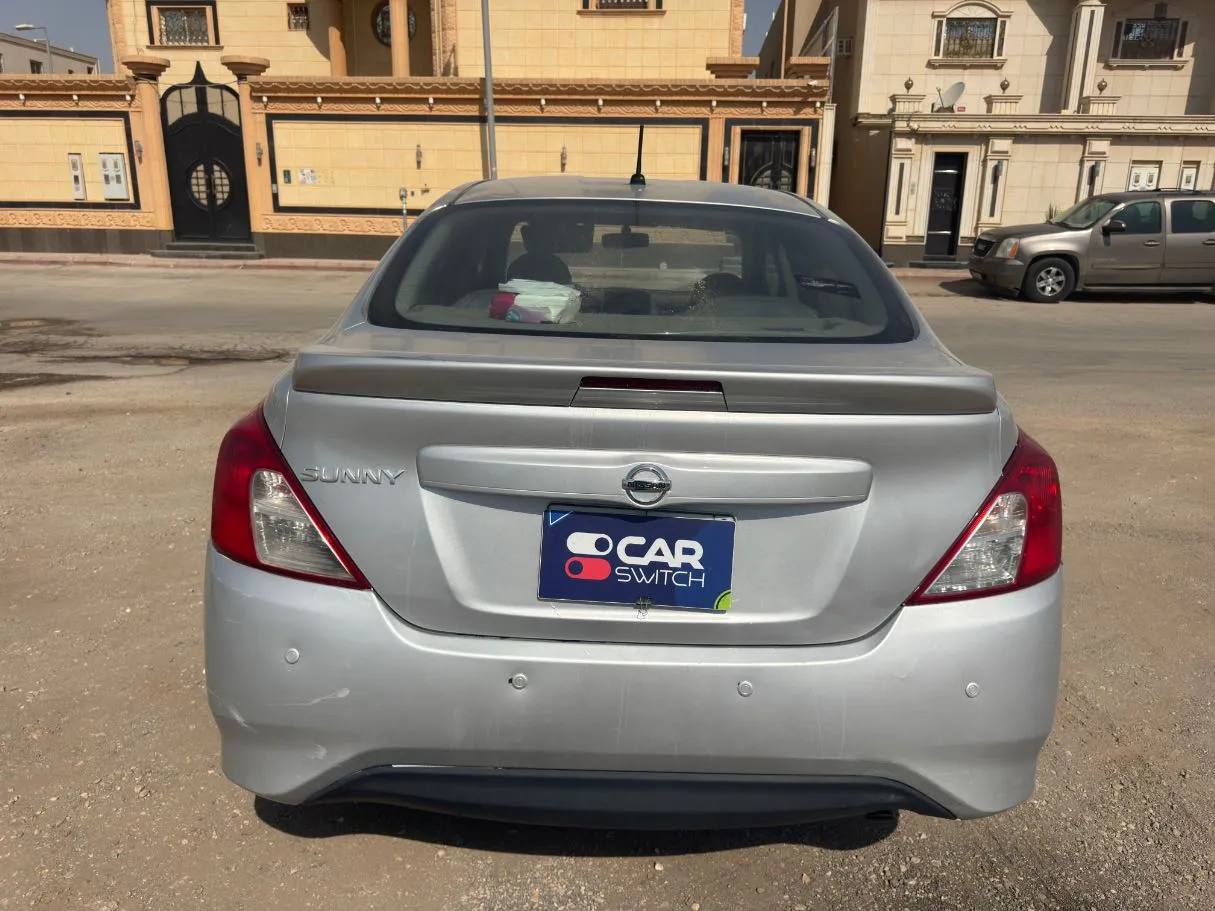 Car image 5