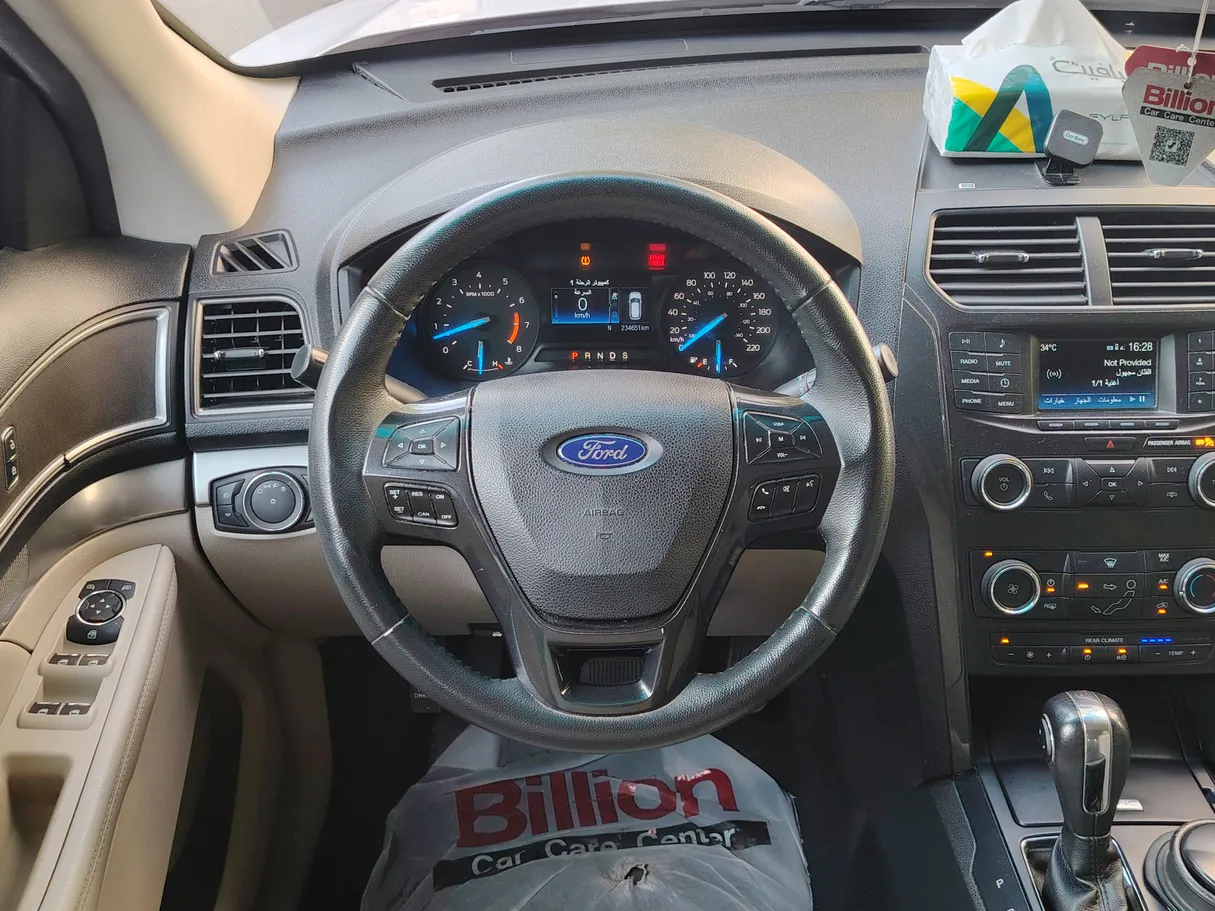 Car image 24