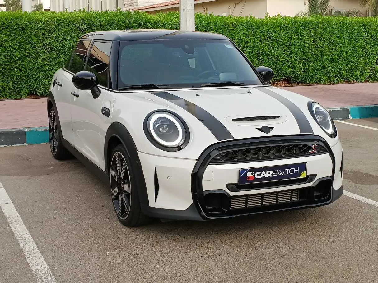 Car image 3