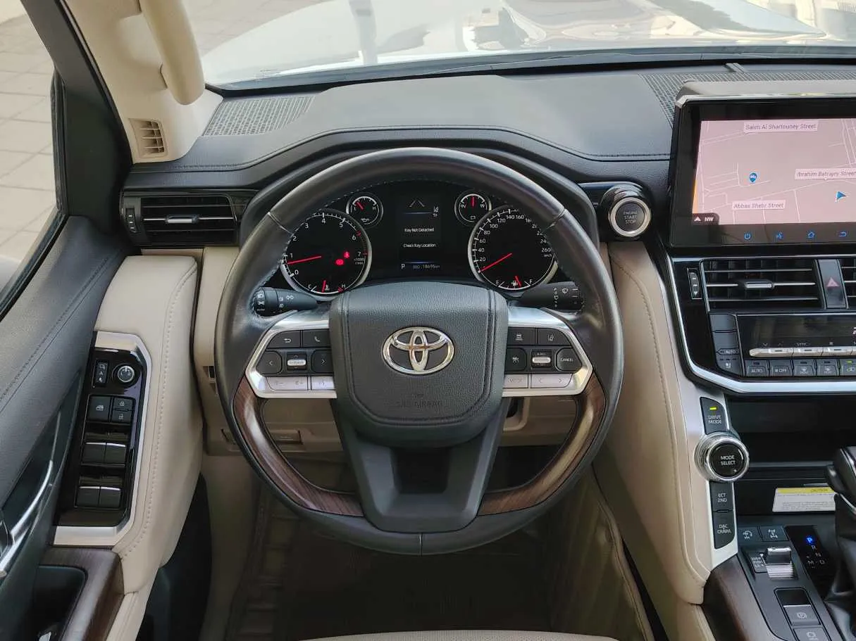 Car image 24