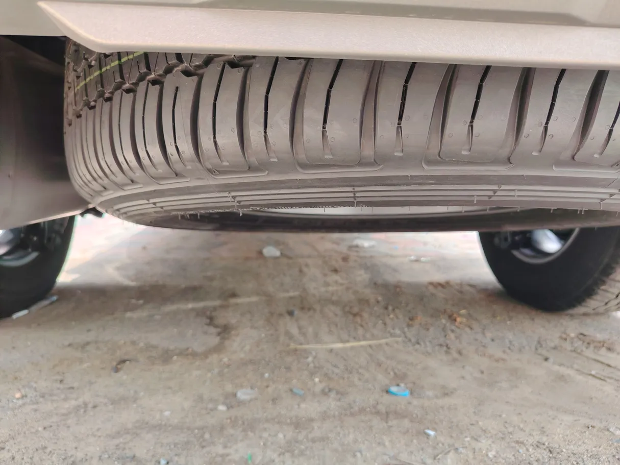 Car image 37