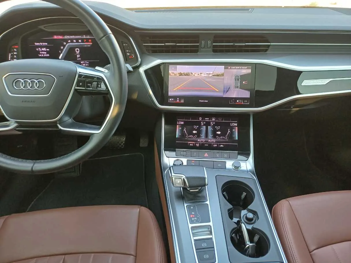 Car image 18