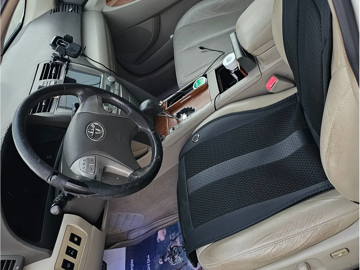 Car image 8