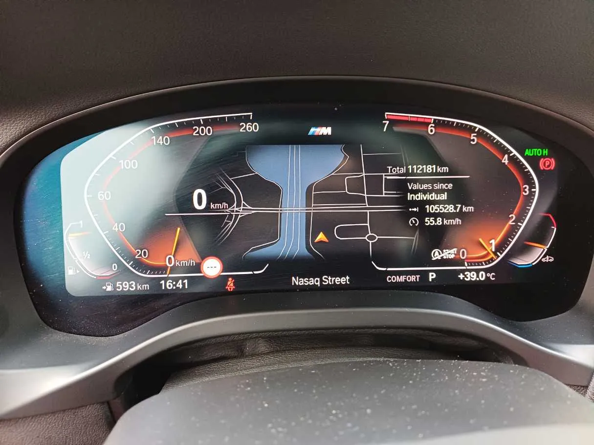 Car image 19
