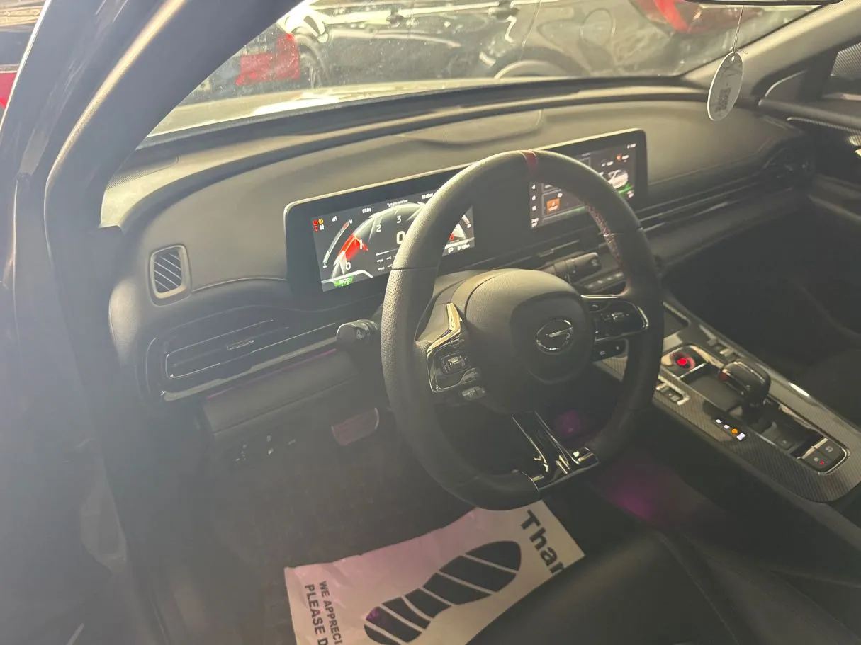 Car image 13