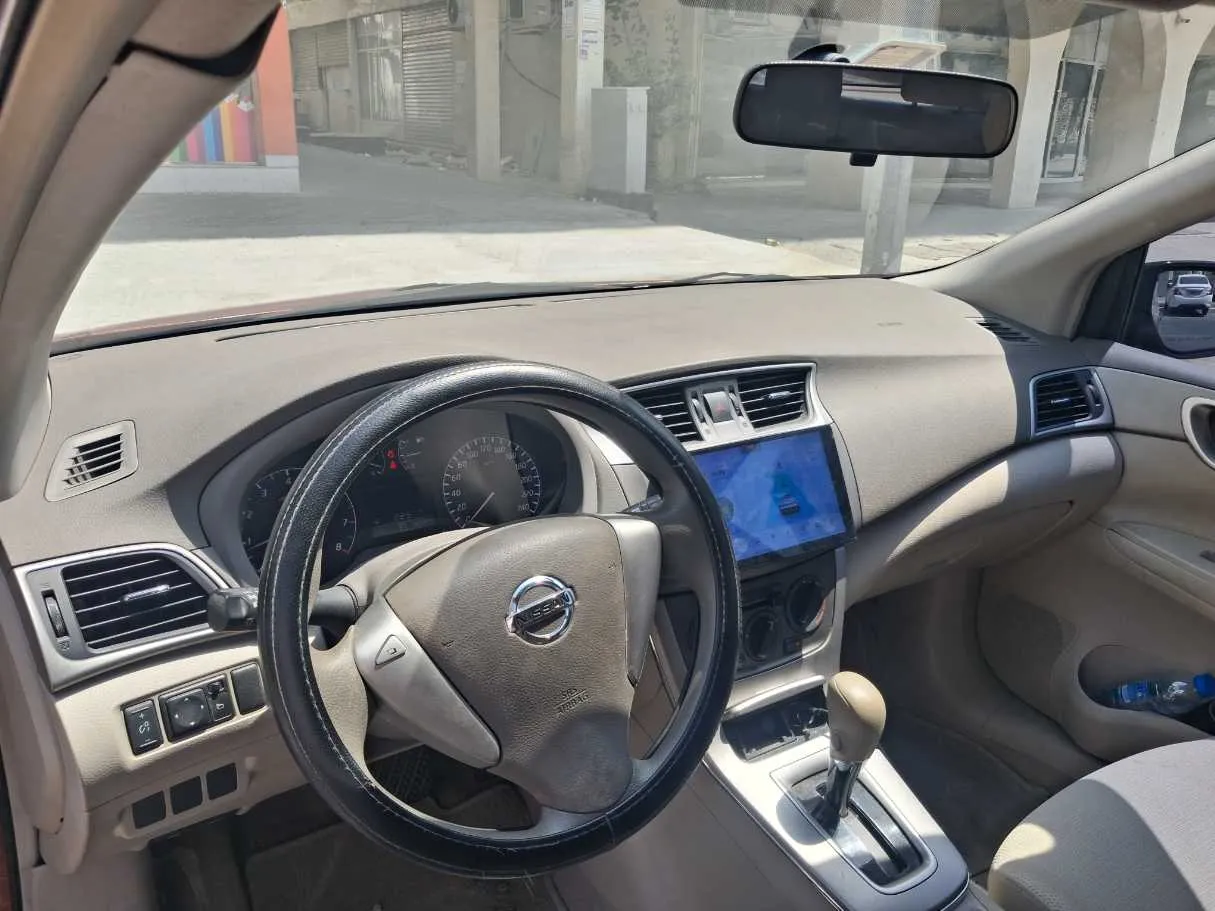 Car image 11