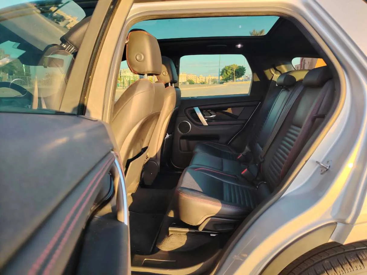 Car image 15