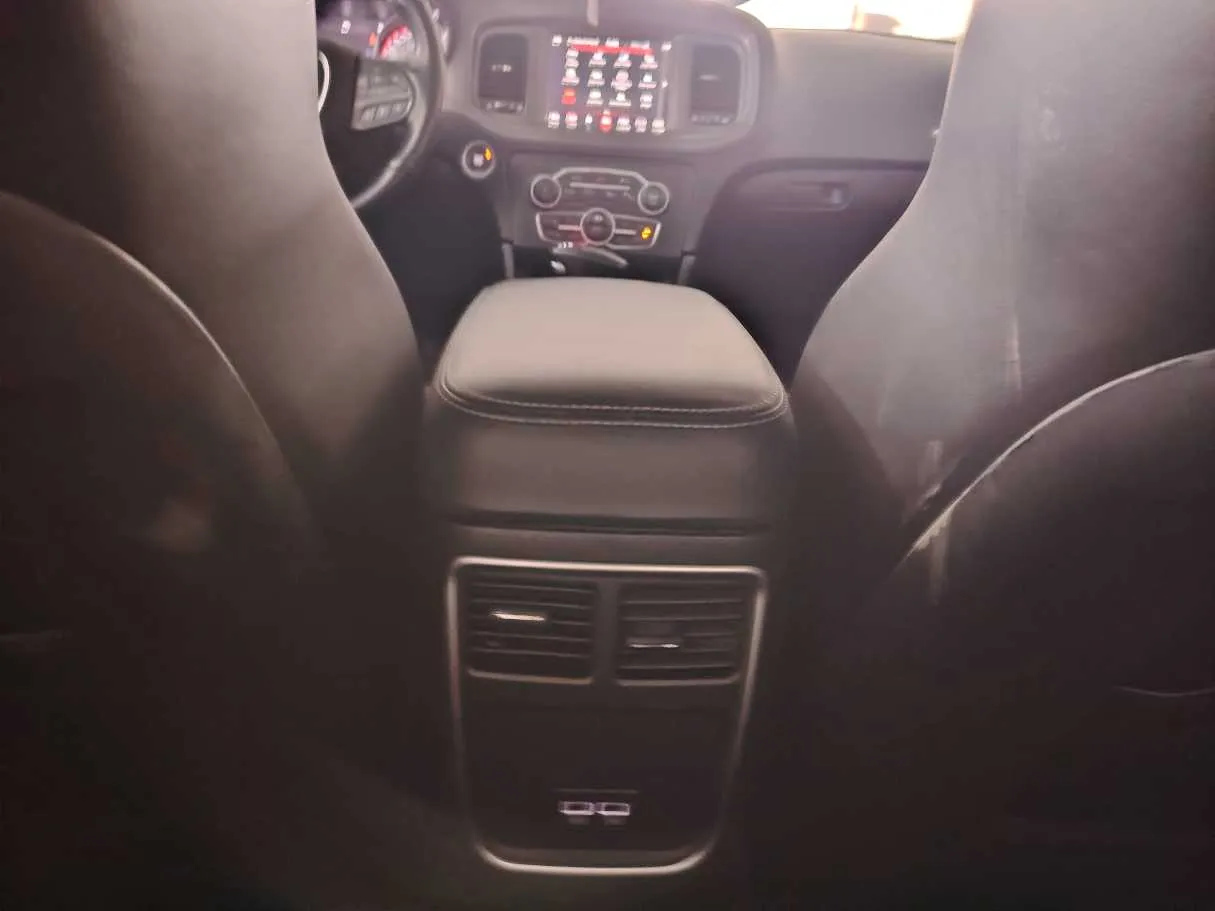 Car image 27