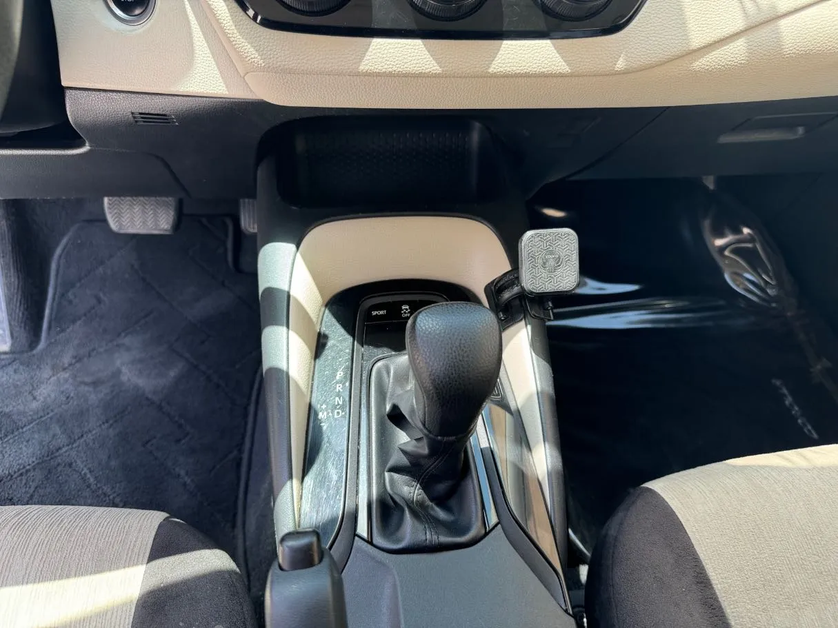 Car image 20