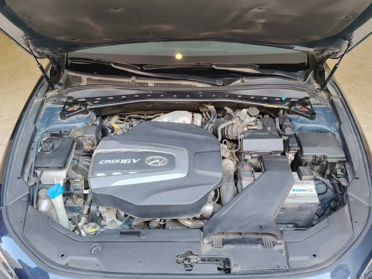 Car image 40