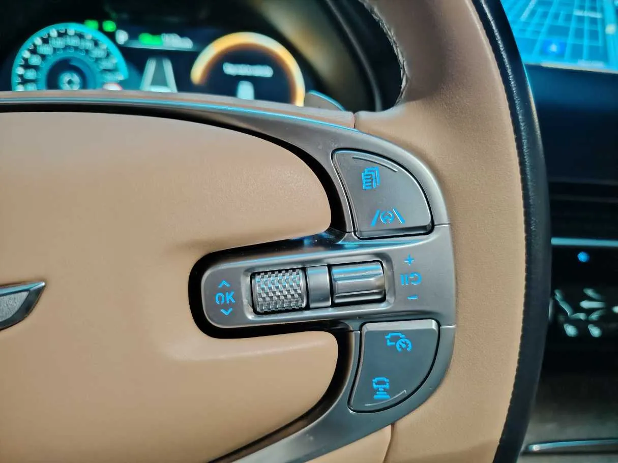 Car image 29