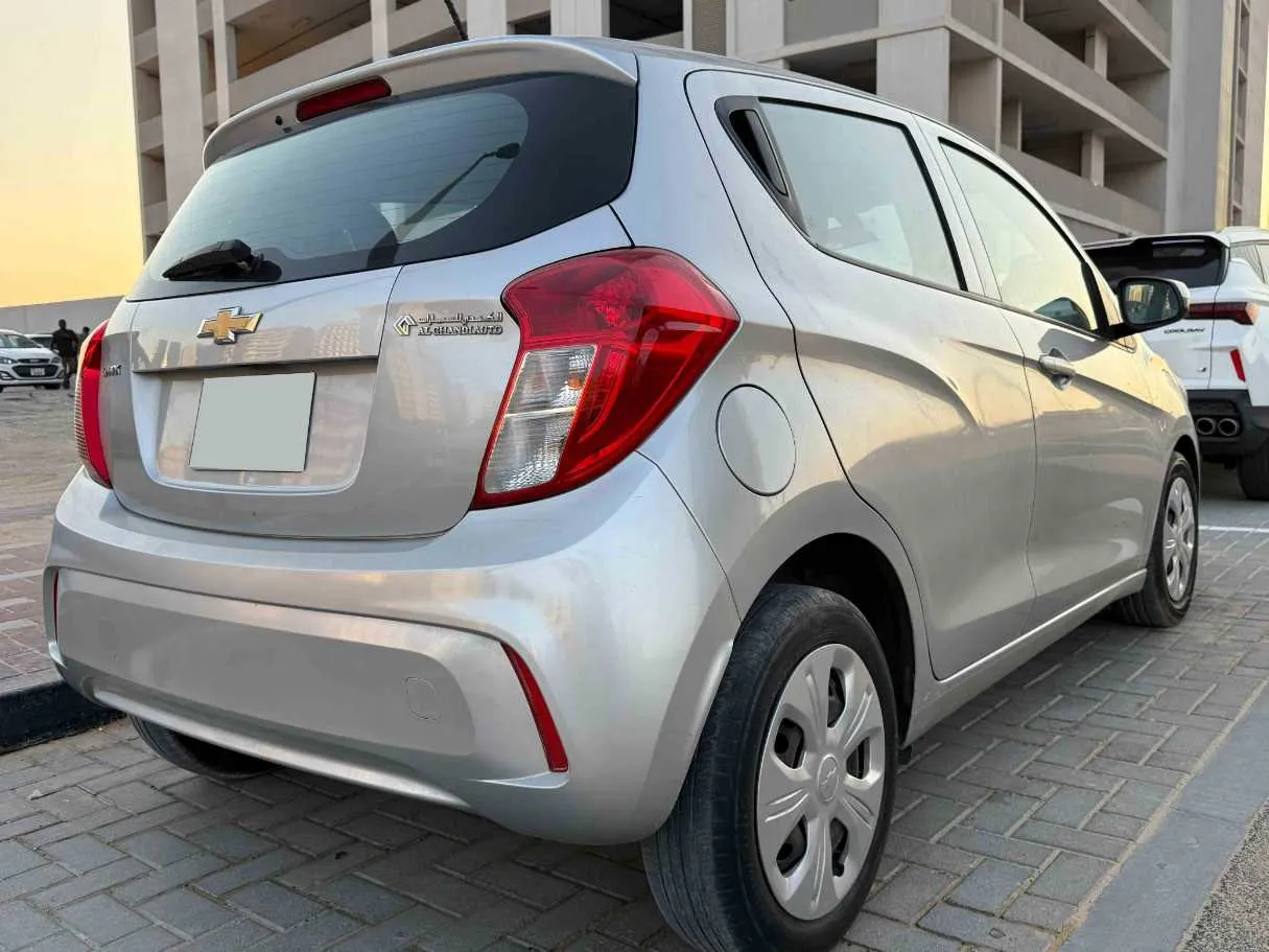 Car image 3