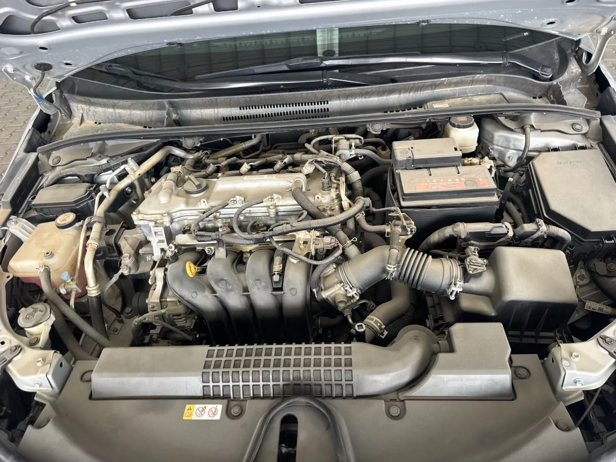 Car image 19
