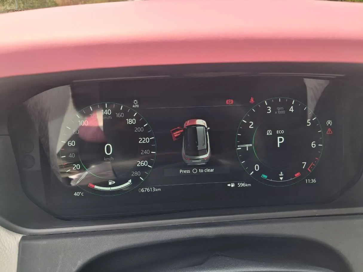 Car image 18
