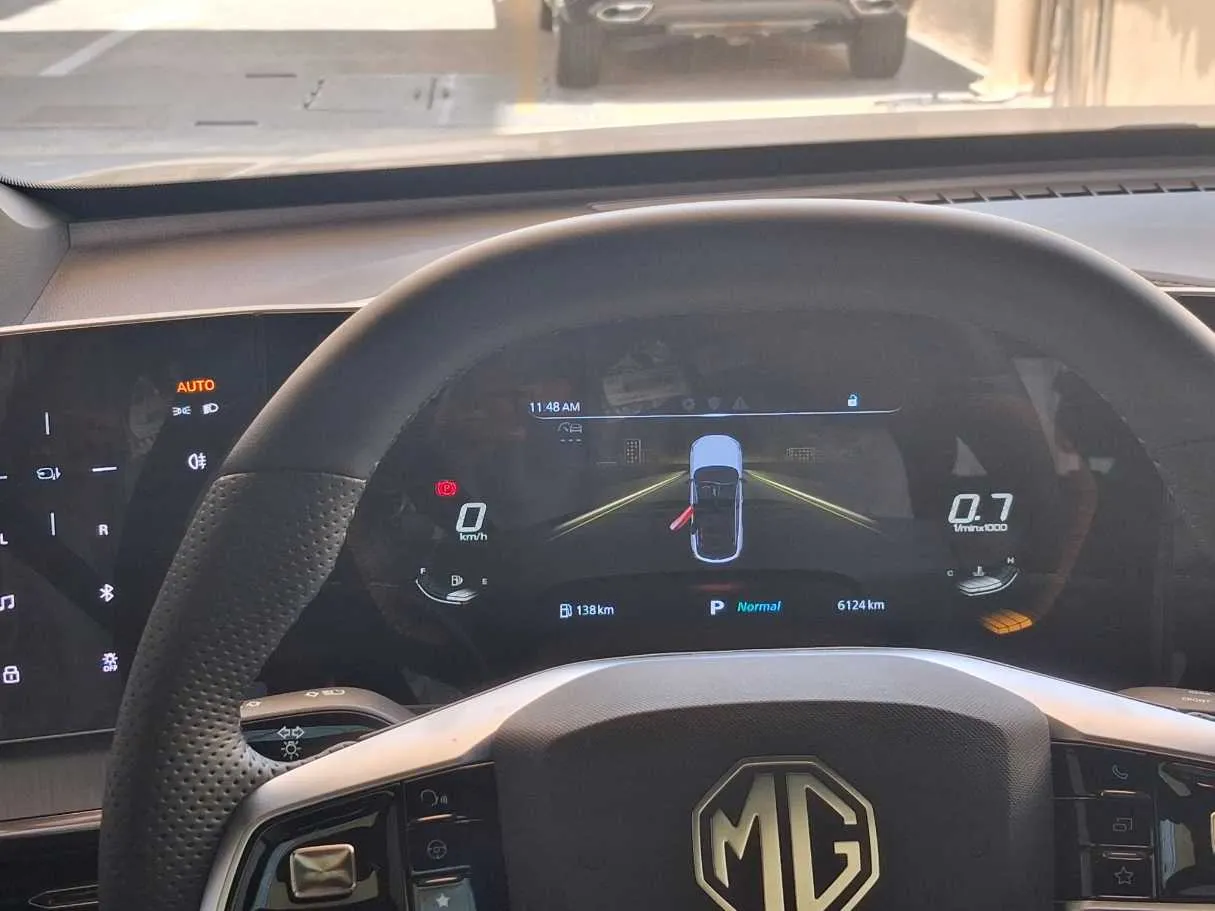 Car image 15