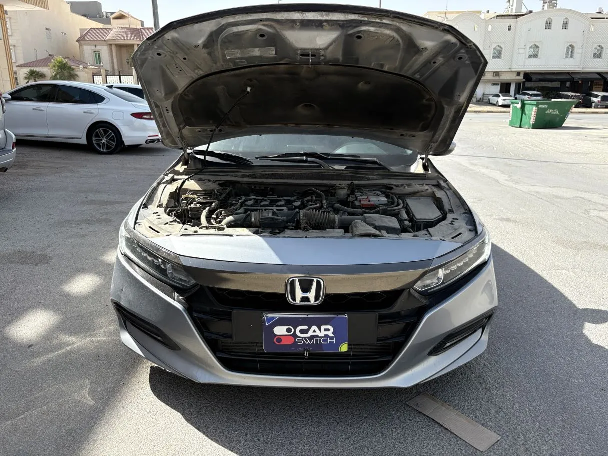 Car image 24