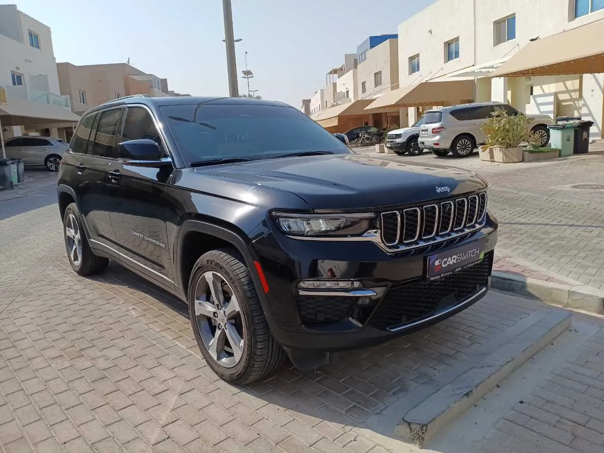 Car image 3