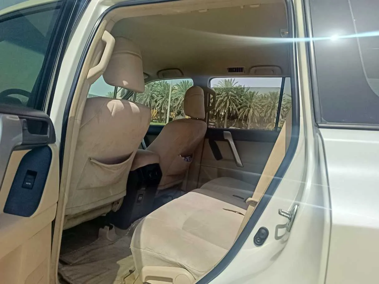 Car image 17