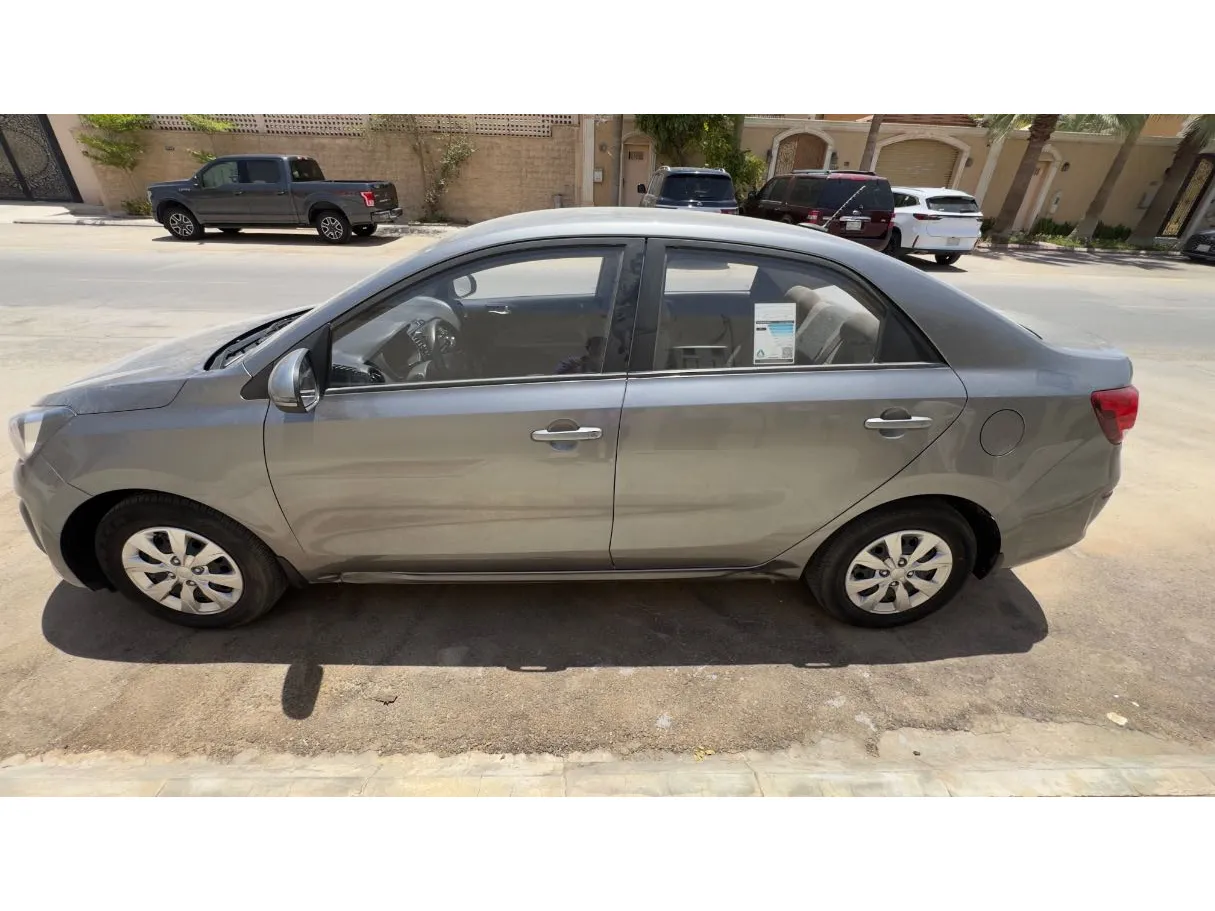 Car image 8