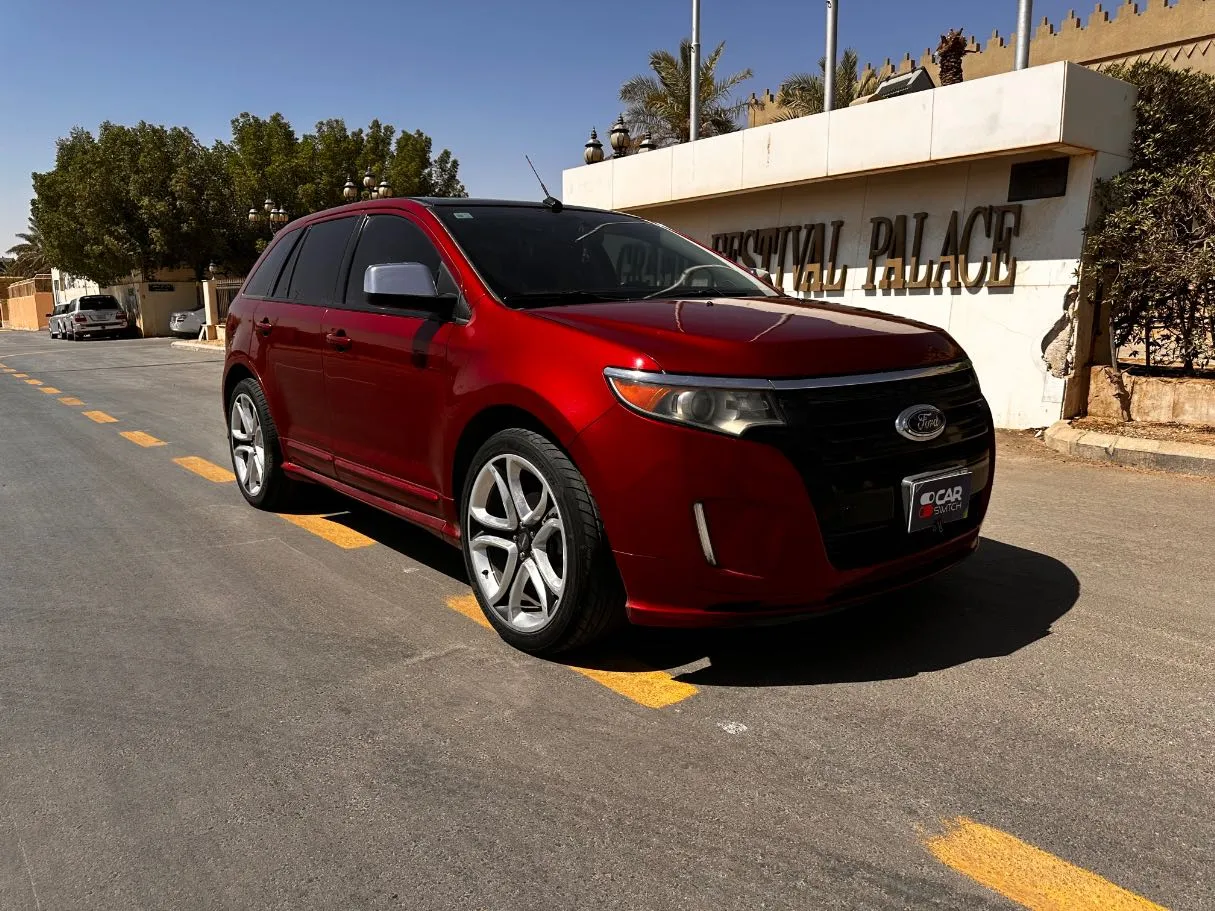 Car image 3