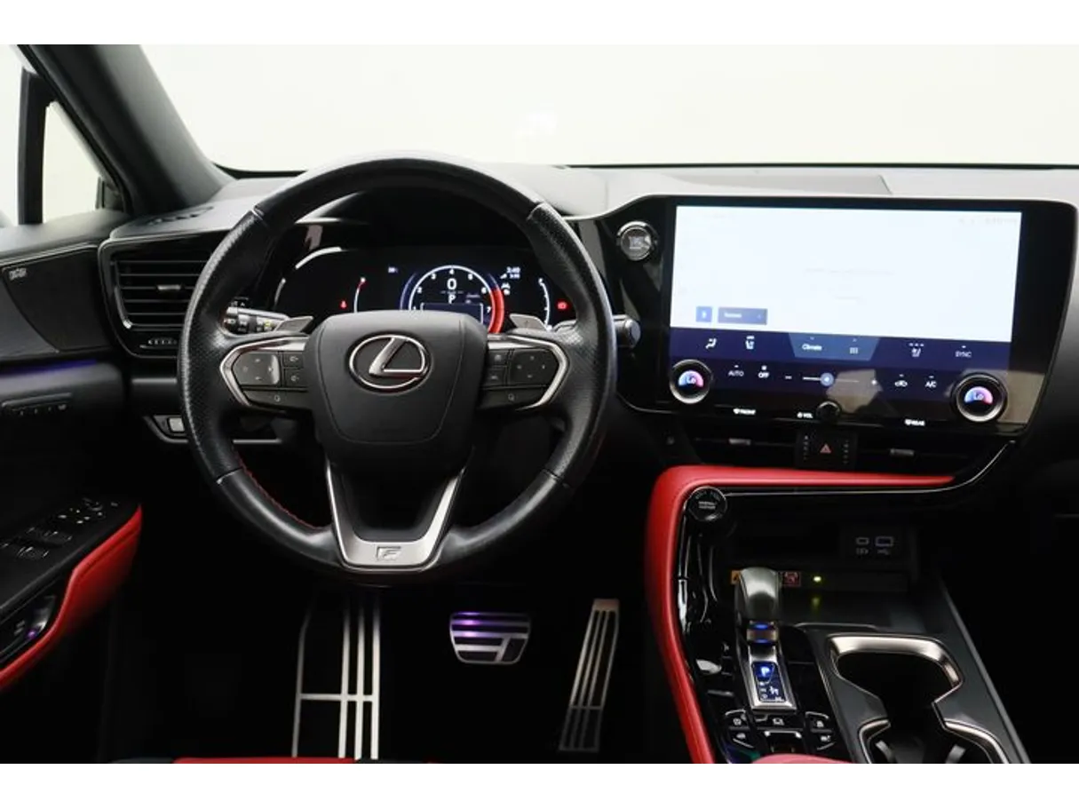 Car image 15