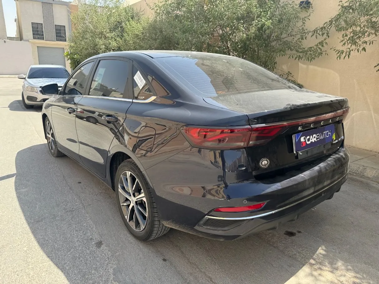 Car image 6