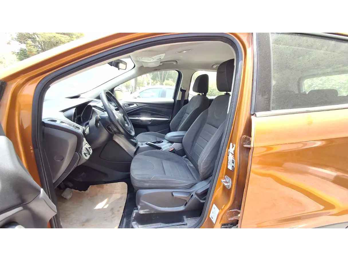 Car image 12