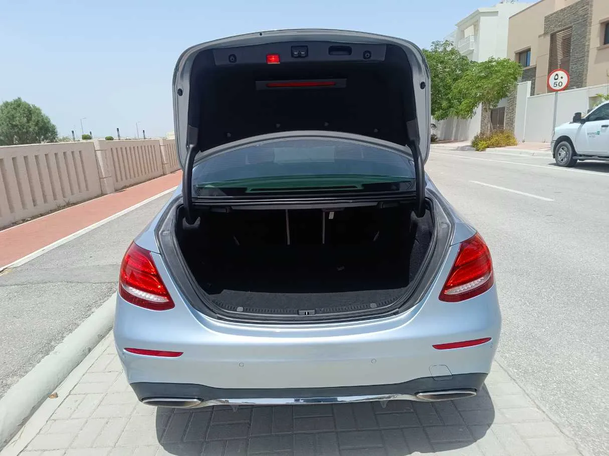 Car image 28