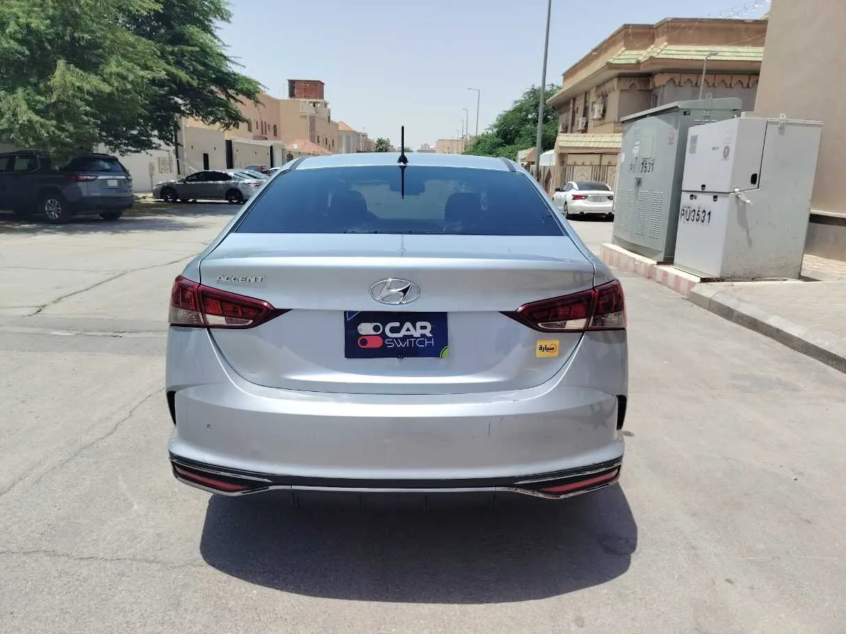 Car image 6