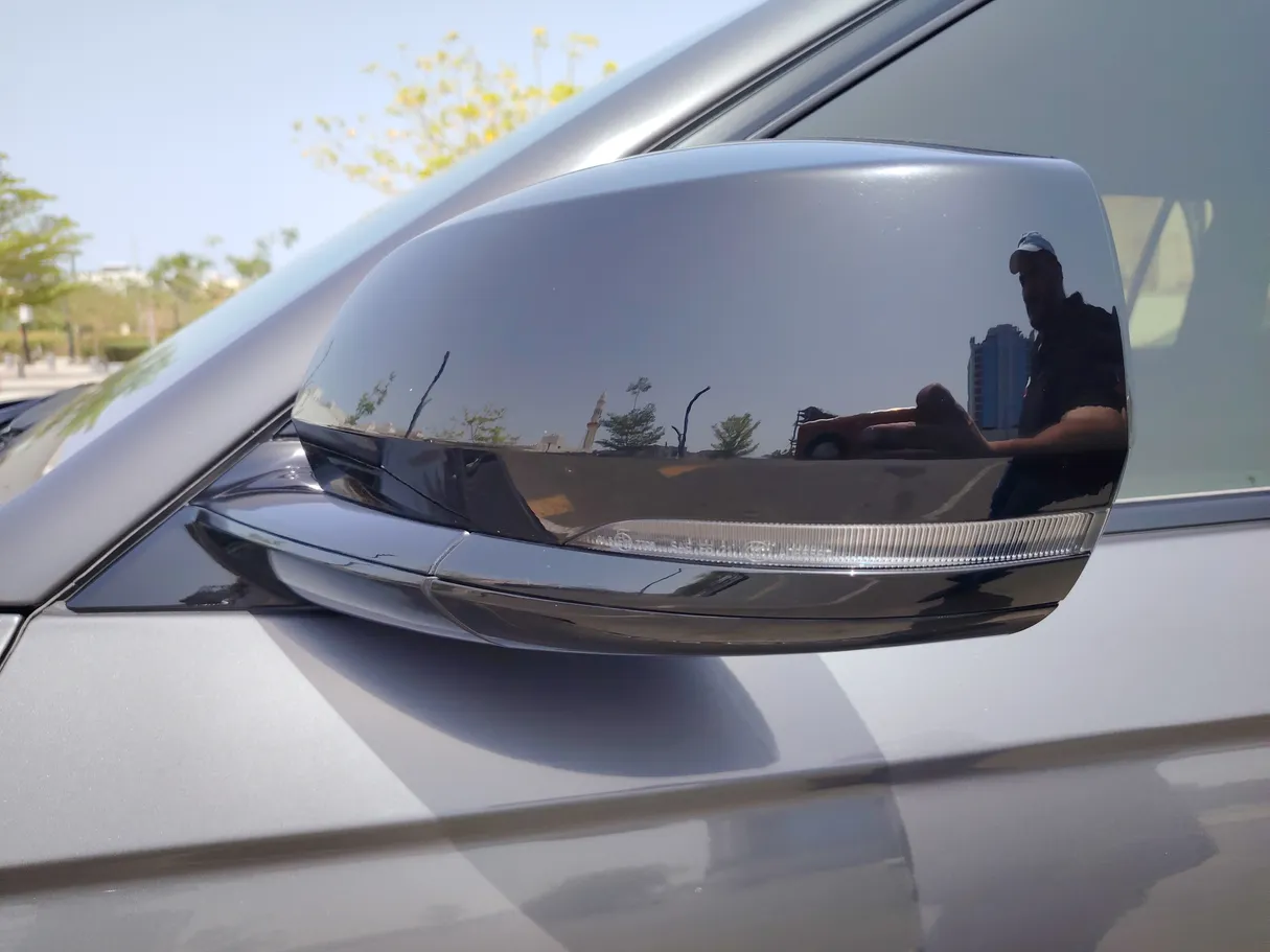 Car image 30