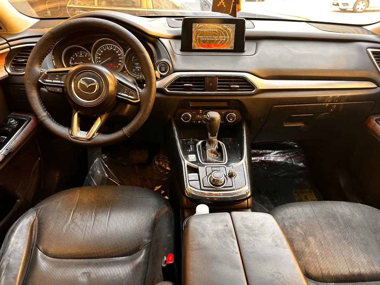 Car image 17