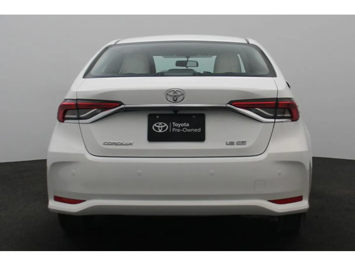 Car image 12