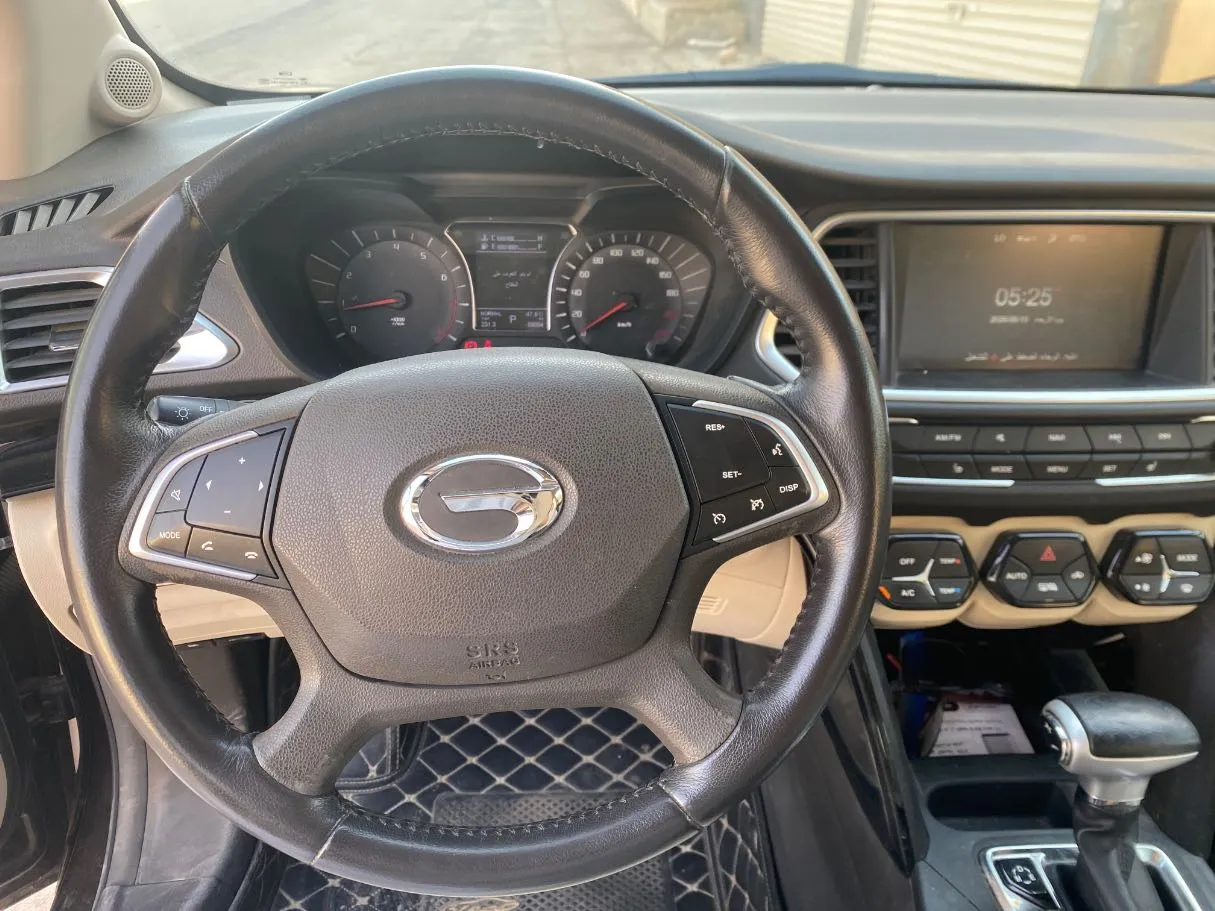 Car image 16