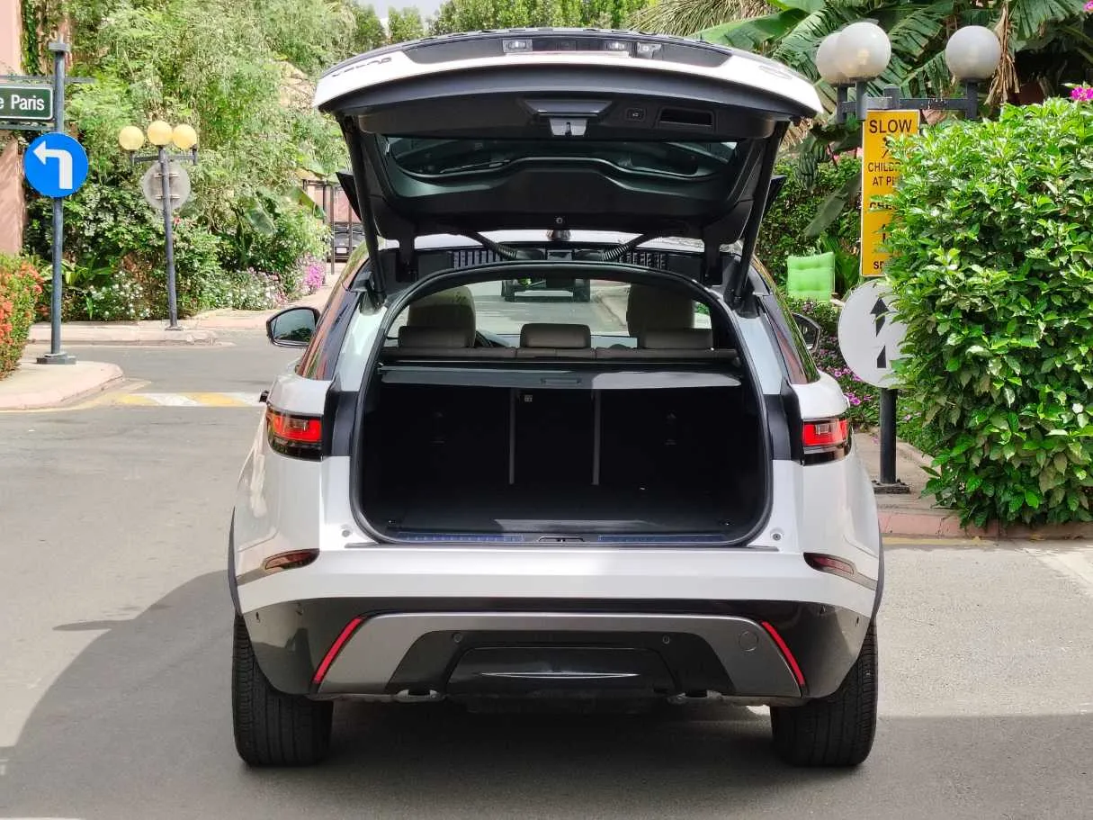 Car image 24