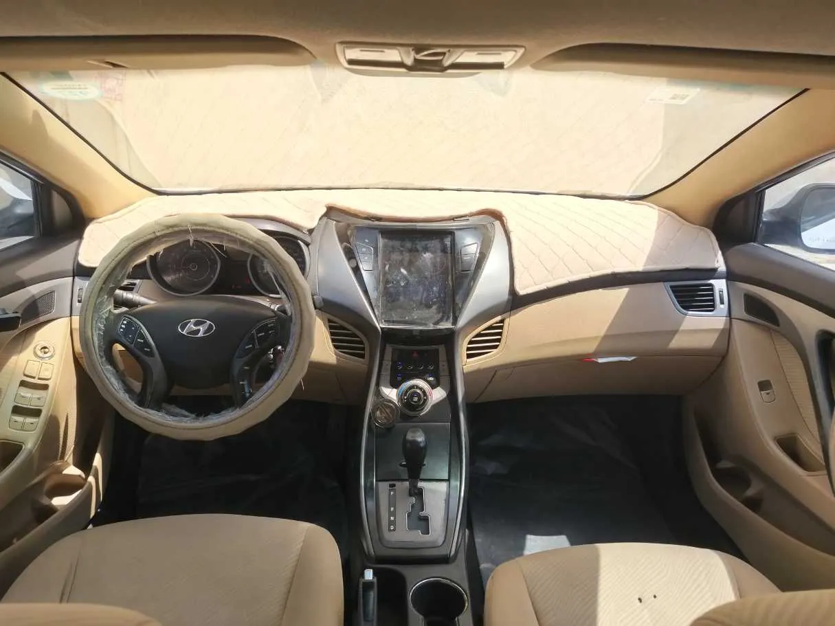 Car image 18