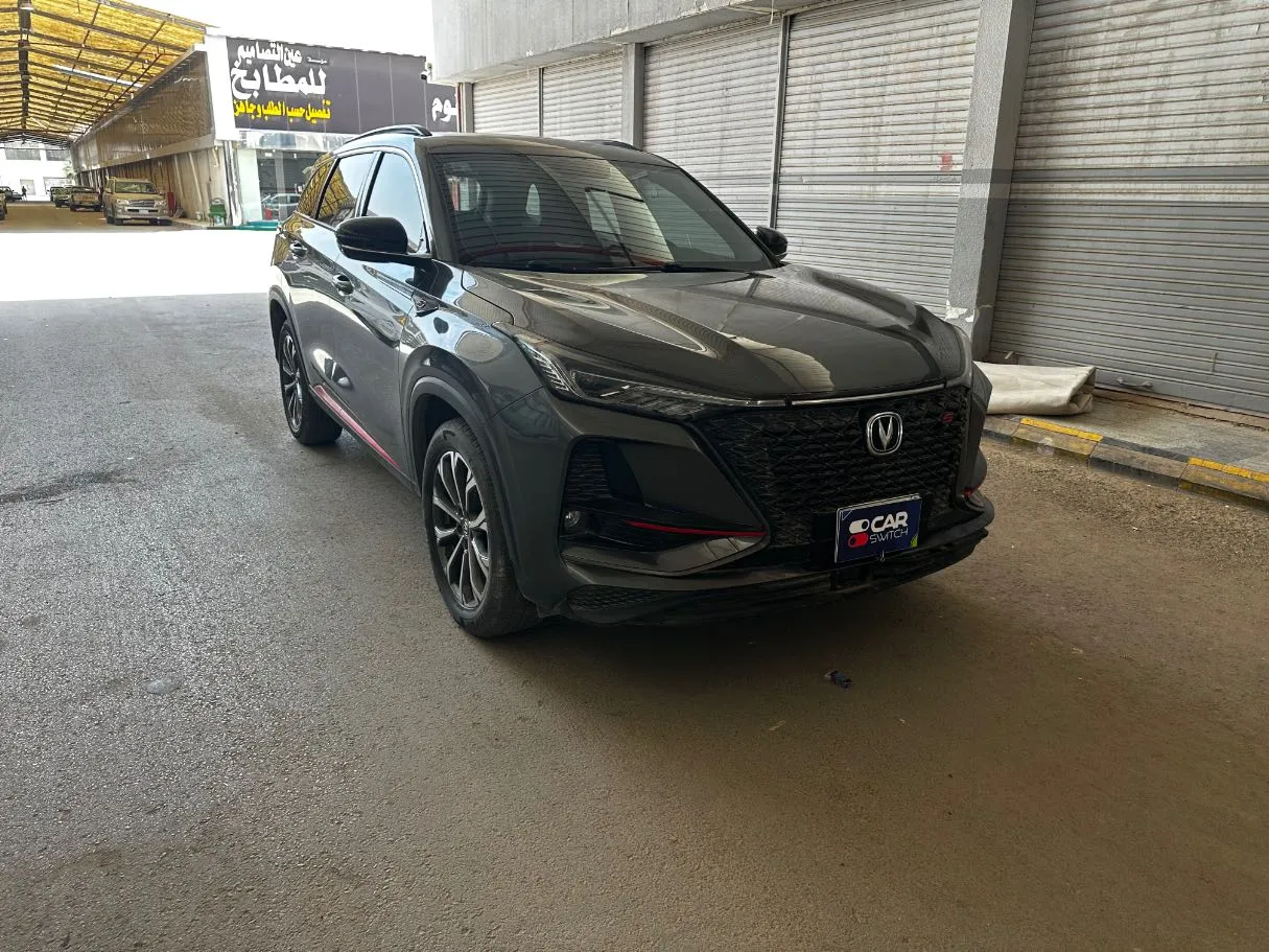 Car image 3