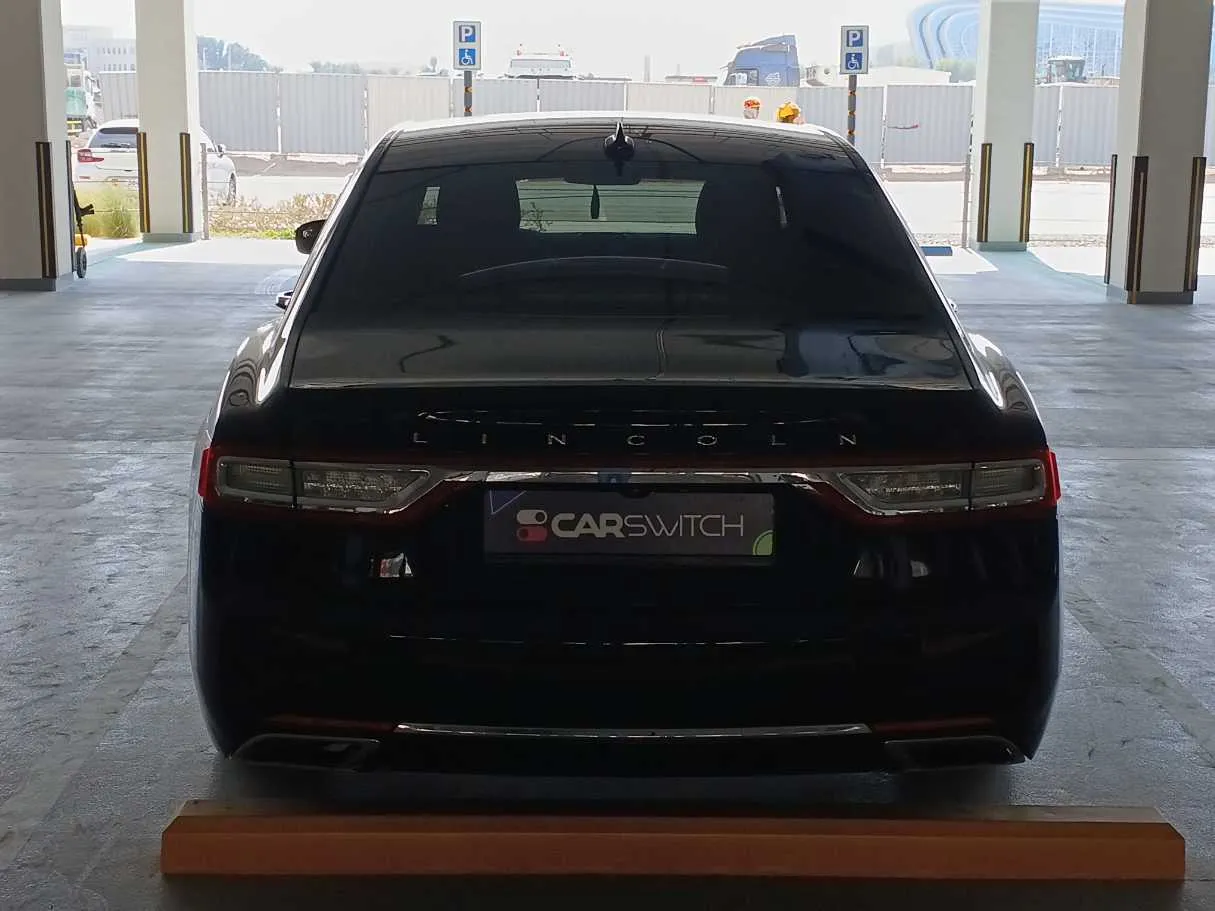 Car image 6