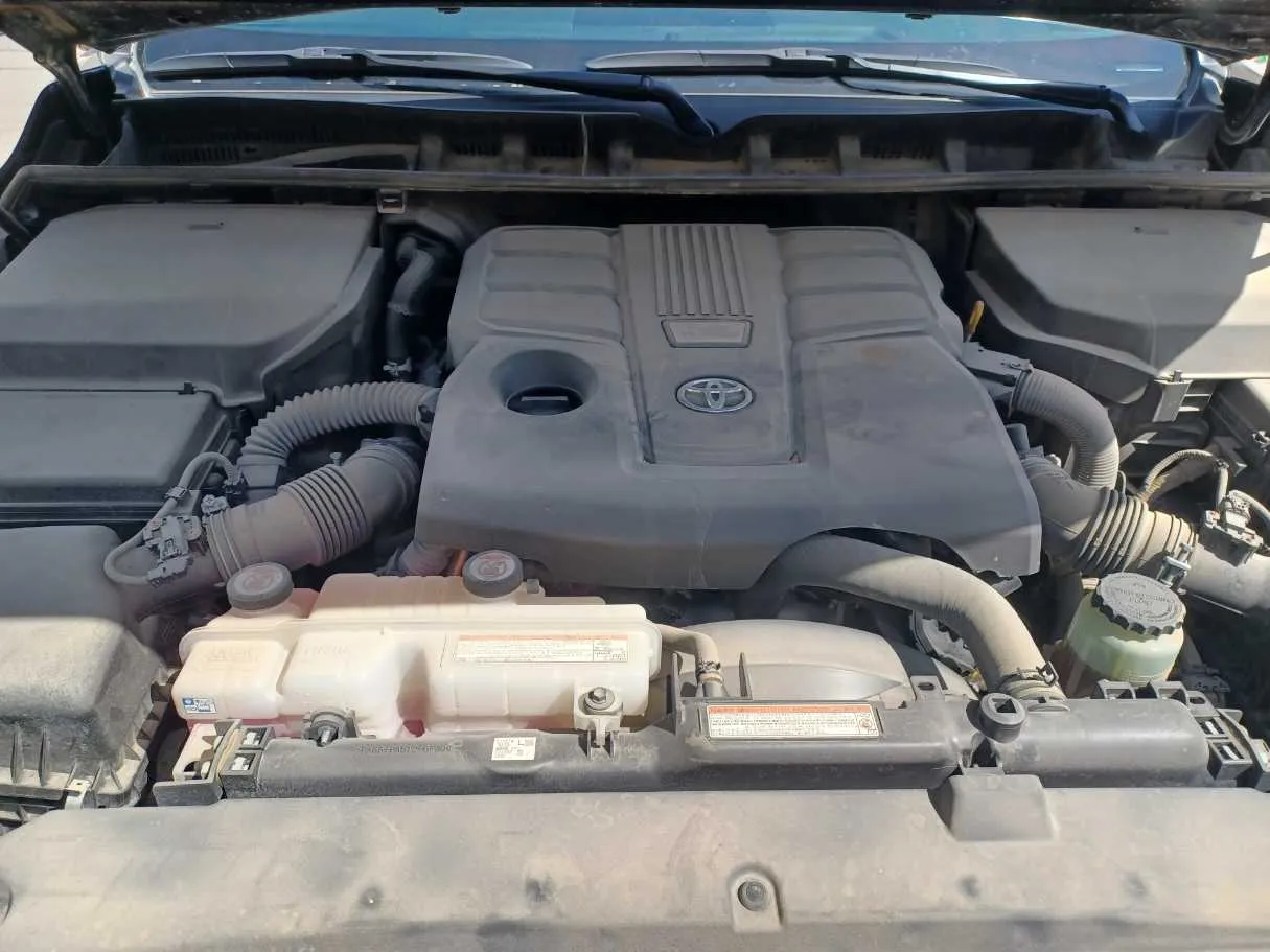 Car image 34