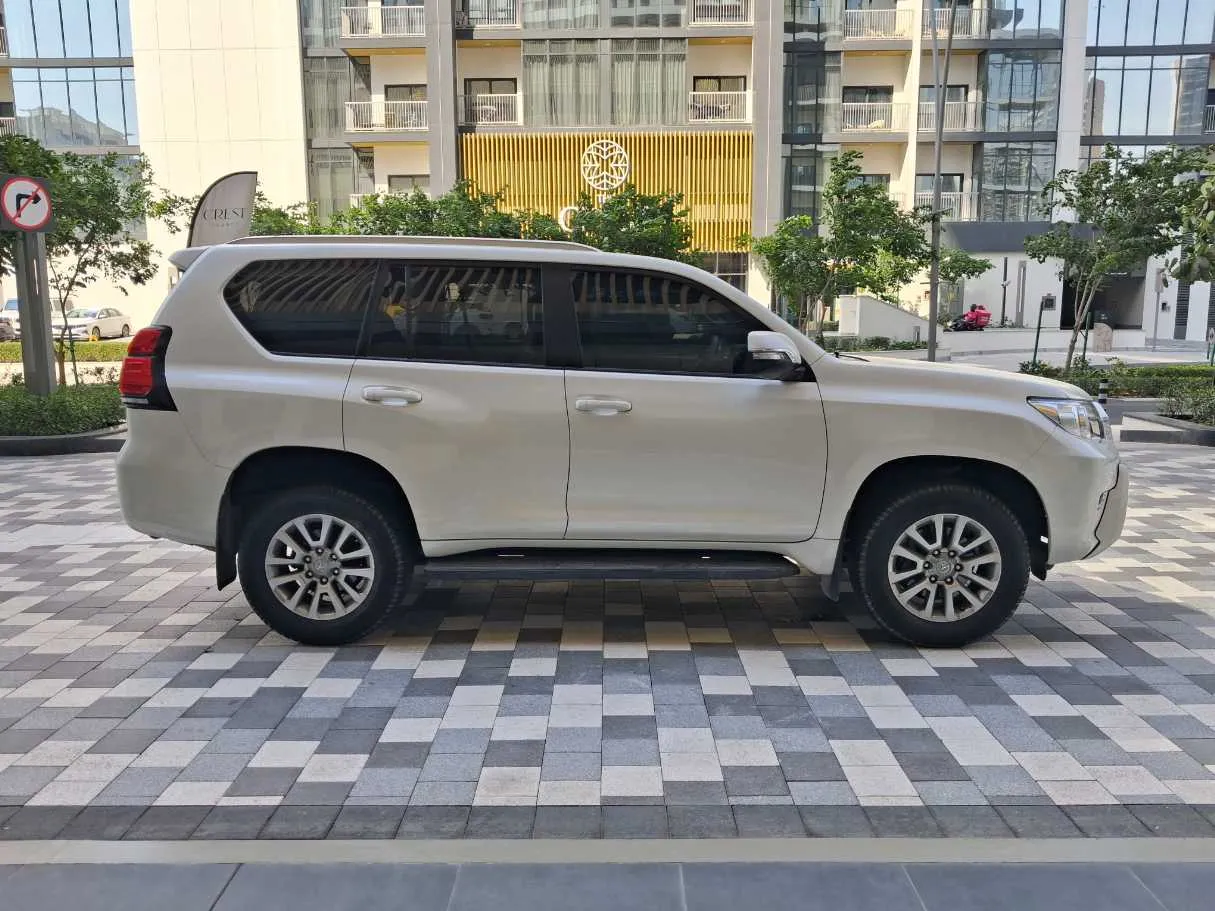Car image 8