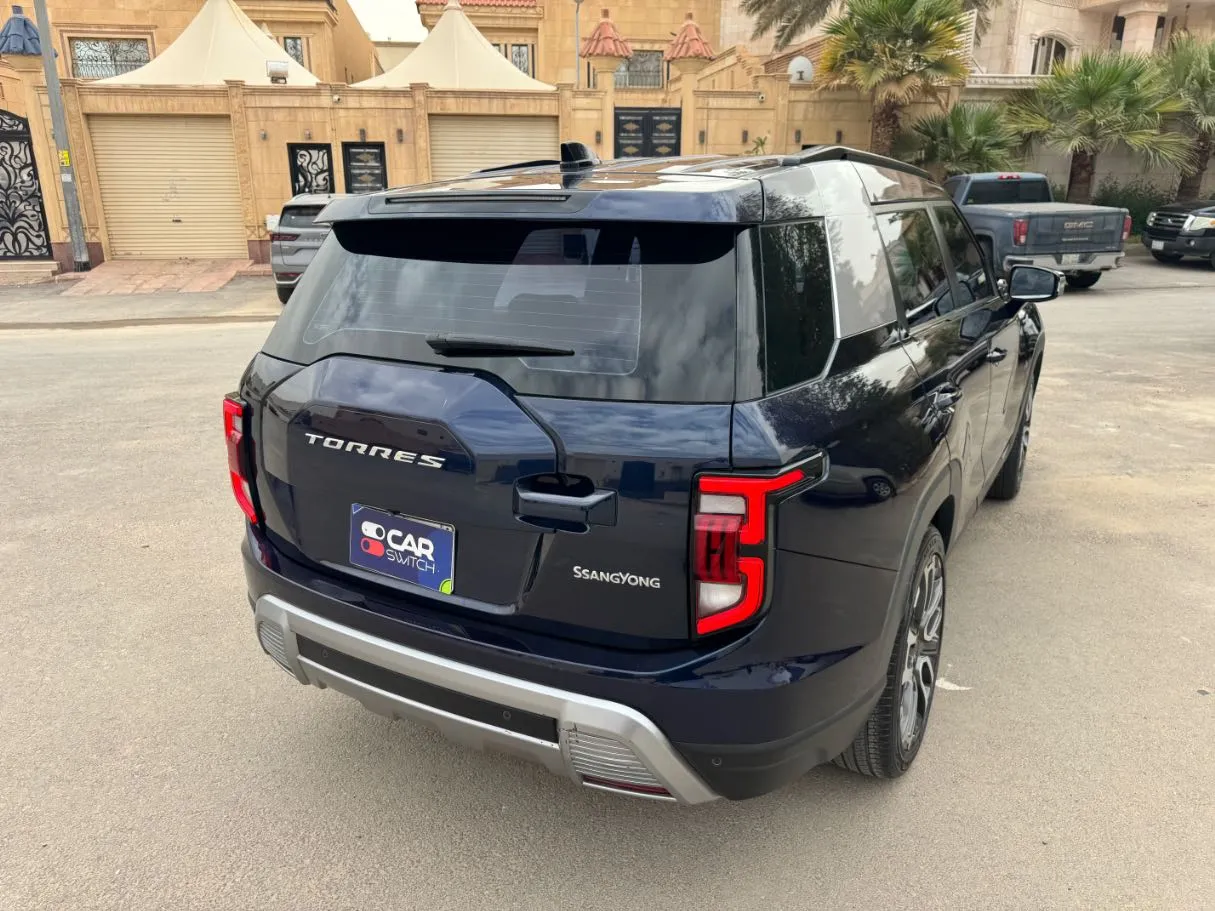 Car image 5