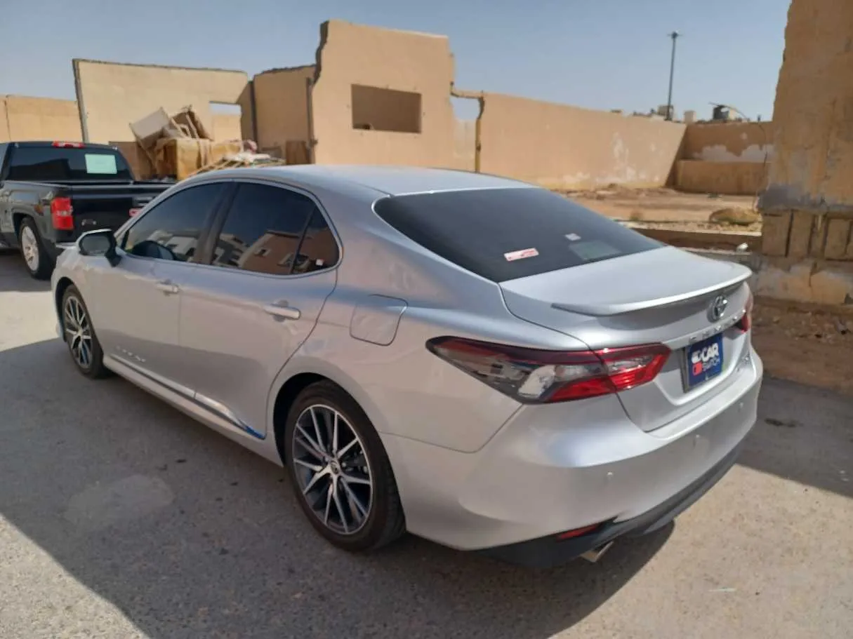 Car image 7