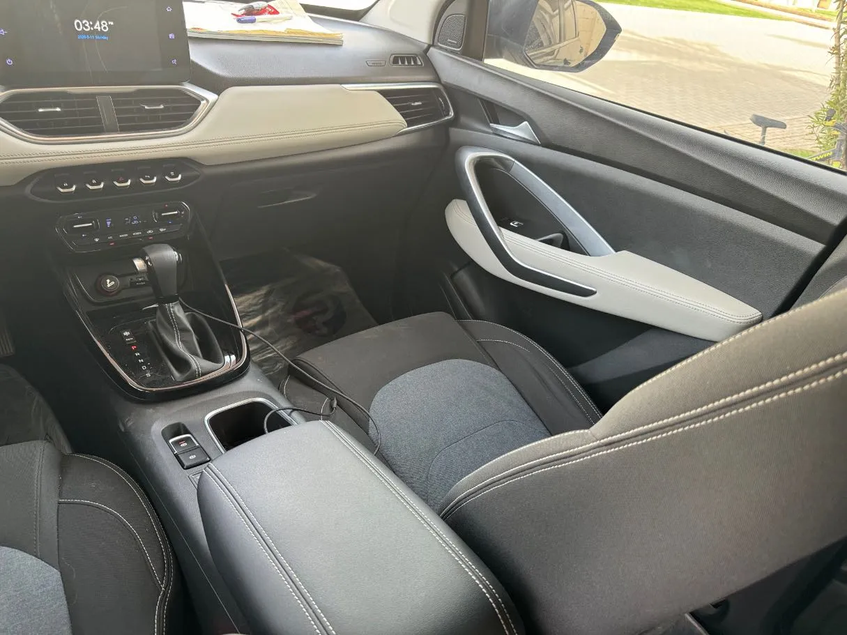 Car image 27